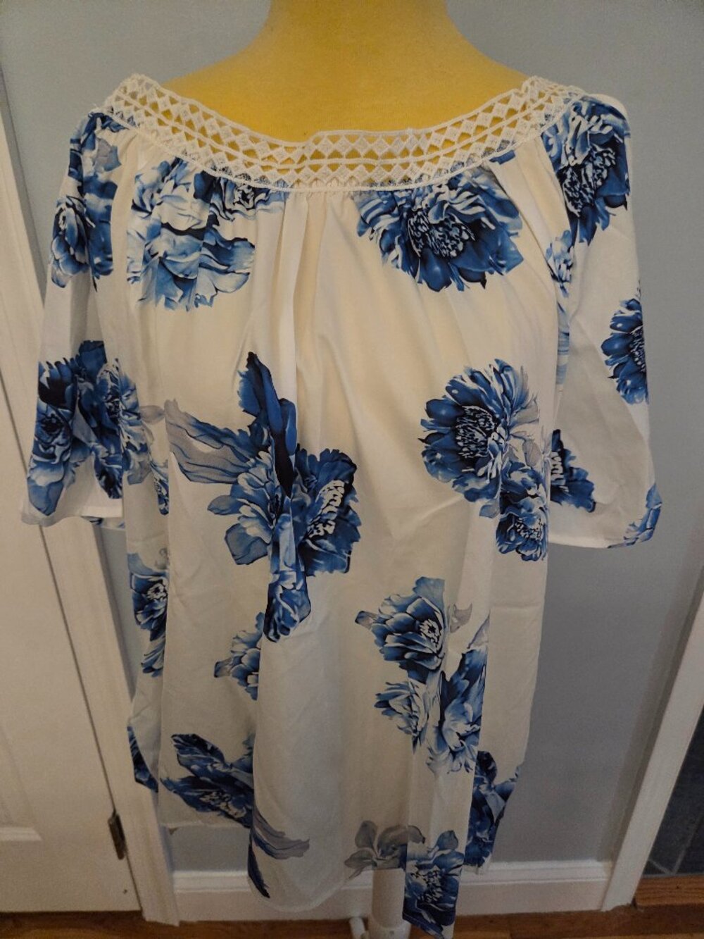 Emery Rose Floral Top